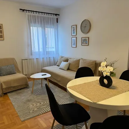 V&v Apartmán Ni